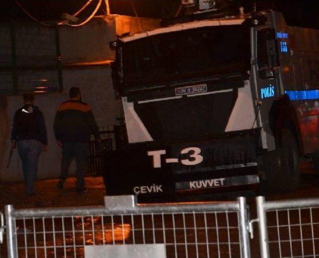 Bomba Yüklü Araç Ihbarı Polisi Harekete Geçirdi