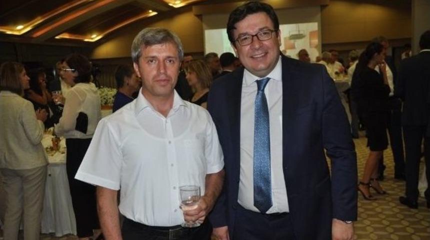 Vali &Ccedil;ınar&rsquo;dan Veda