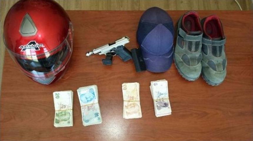 Soyduğu Markete &rsquo;ge&ccedil;miş Olsun&rsquo; Demeye Gidince Yakayı Ele Verdi