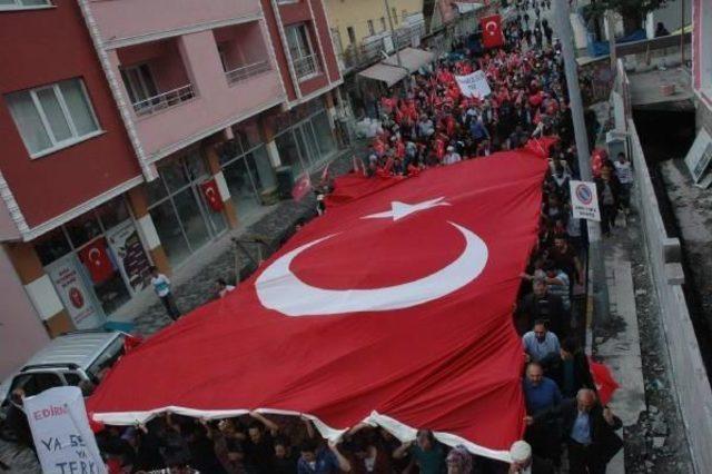 Posof'ta 'teröre Lanet' Yürüyüşü