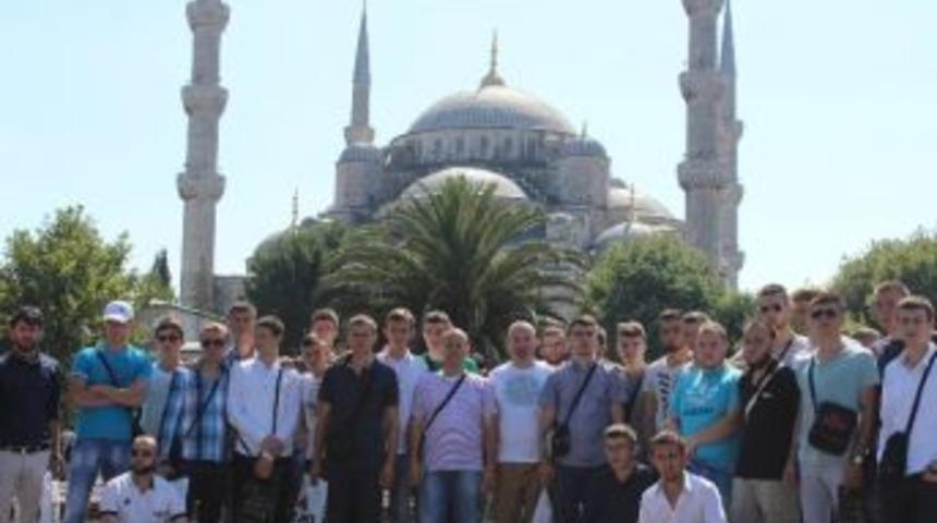 D&ouml;rt &Uuml;lkeden 175 Gen&ccedil; T&uuml;rkiye&rsquo;de