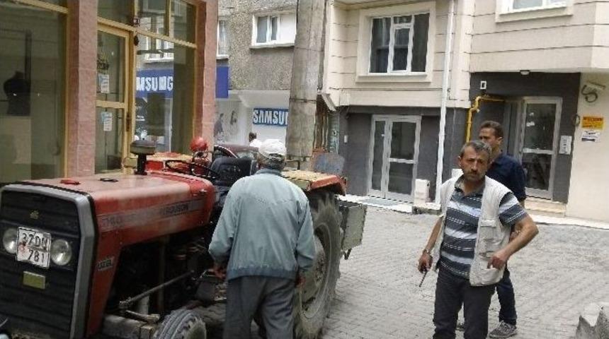 Trakt&ouml;r&uuml;n&uuml;n &Ccedil;alındığını Sanarak Polise Gitti