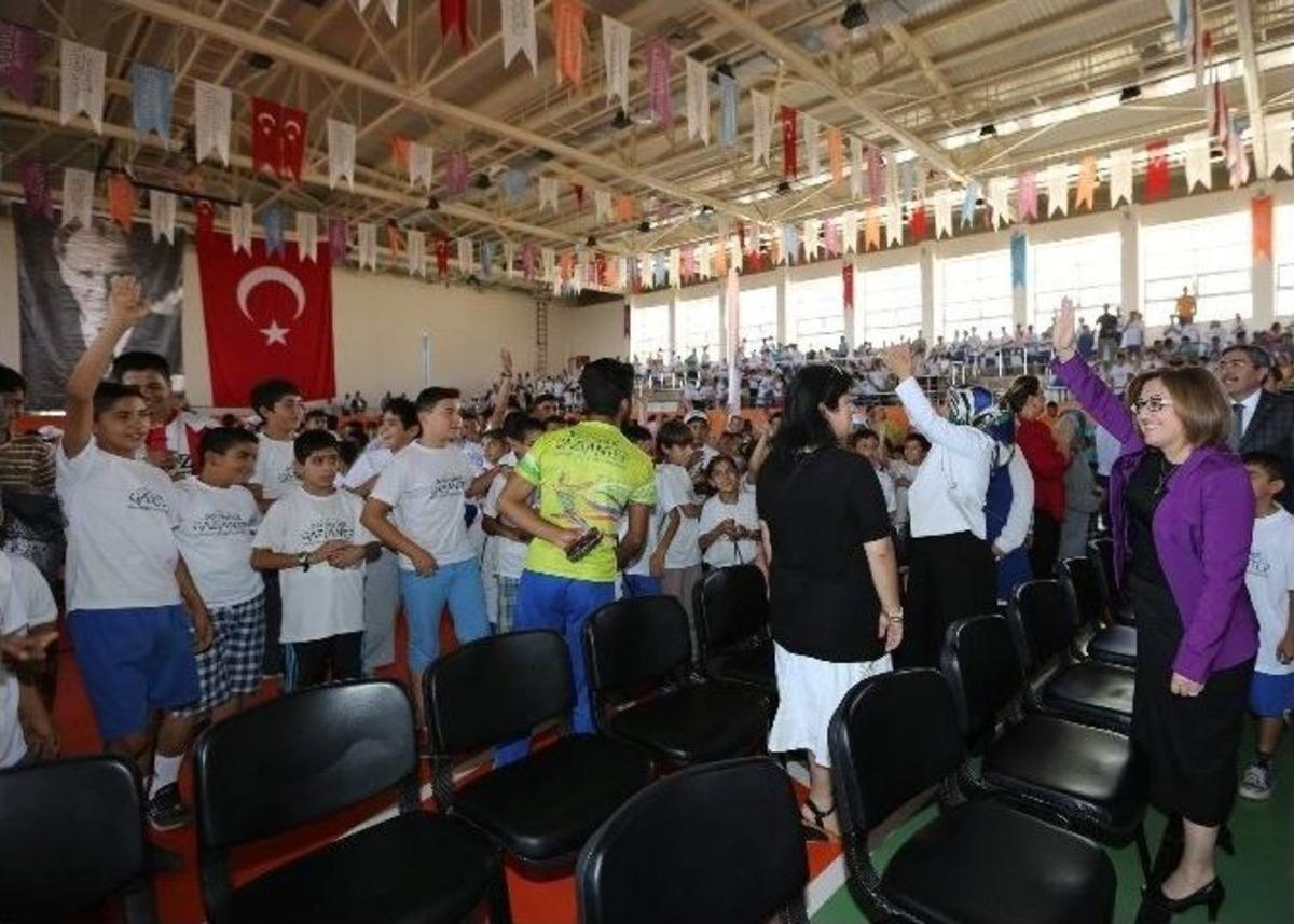 Başarılı &Ouml;ğrencilere Sertifikaları T&ouml;renle Verildi