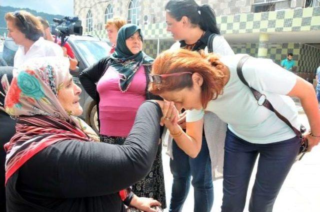 Taha nın Evinde G&ouml;zyaşı Dinmiyor, Kayıpların Aranması S&uuml;rd&uuml;r&uuml;l&uuml;yor (2) 2