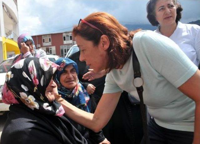 Taha nın Evinde G&ouml;zyaşı Dinmiyor, Kayıpların Aranması S&uuml;rd&uuml;r&uuml;l&uuml;yor (2) 3