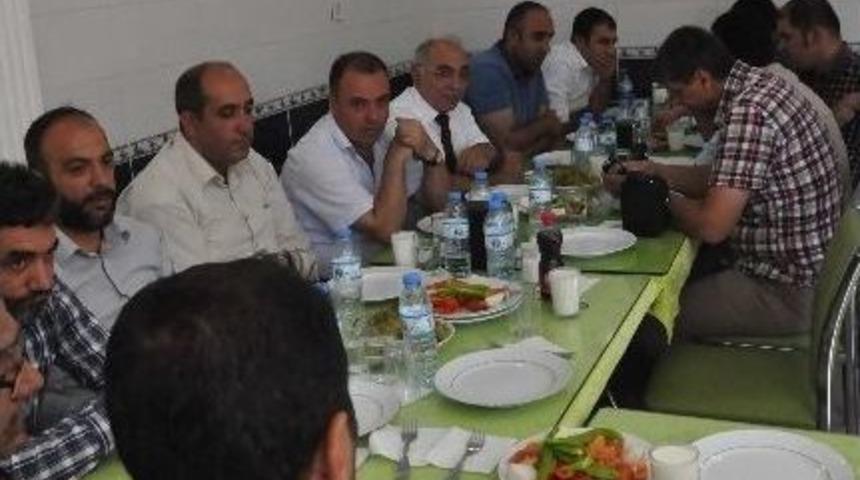 Memur-sen Temsilcileri Basınla Bir Araya Geldi