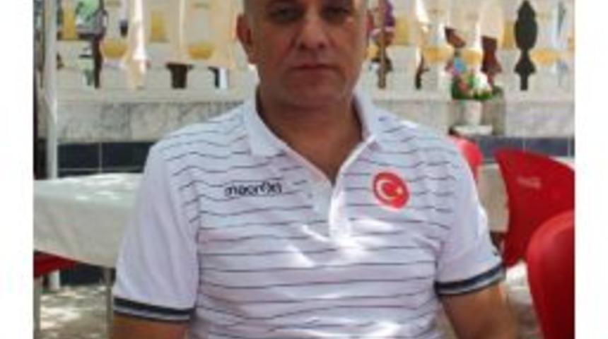 Erdek'te A&ccedil;ıklama Yapan Hentbol Milli Takım Antren&ouml;r&uuml;: "ilgi Az"