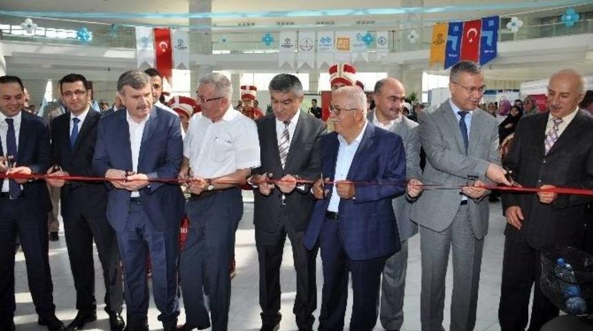 Ne&uuml;-b&uuml;y&uuml;kşehir Belediyesi "engelsiz İş Yaşamı" Fuarı A&ccedil;ıldı