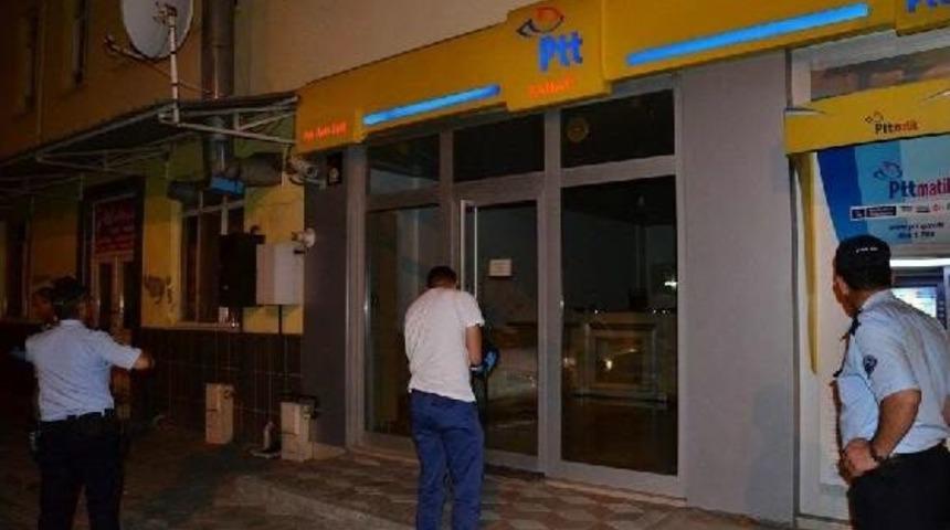 Ptt Bank'tan Hırsızlık Yapmak Isterken Su&ccedil;&uuml;st&uuml; Yakalandı