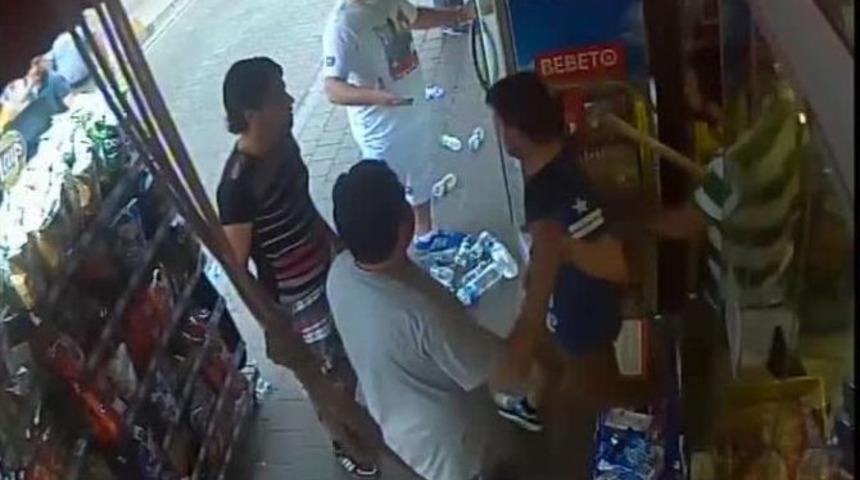 Aksaray&rsquo;daki Turist-esnaf Kavgasında B&uuml;fe Sahibi Konuştu