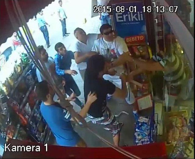 Aksaray&rsquo;daki Turist-esnaf Kavgasında B&uuml;fe Sahibi Konuştu 1