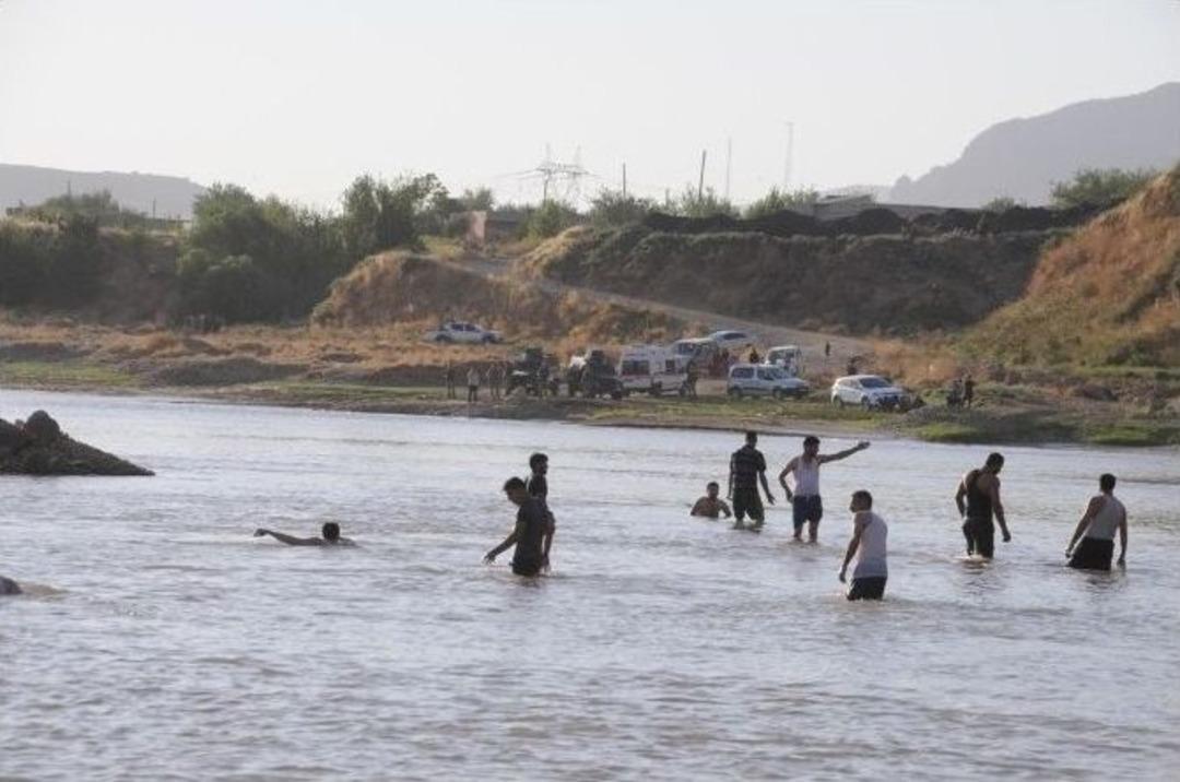 Dicle Nehri&rsquo;ne Giren 2 &Ccedil;ocuktan 1&rsquo;i Akıntıda Kayboldu