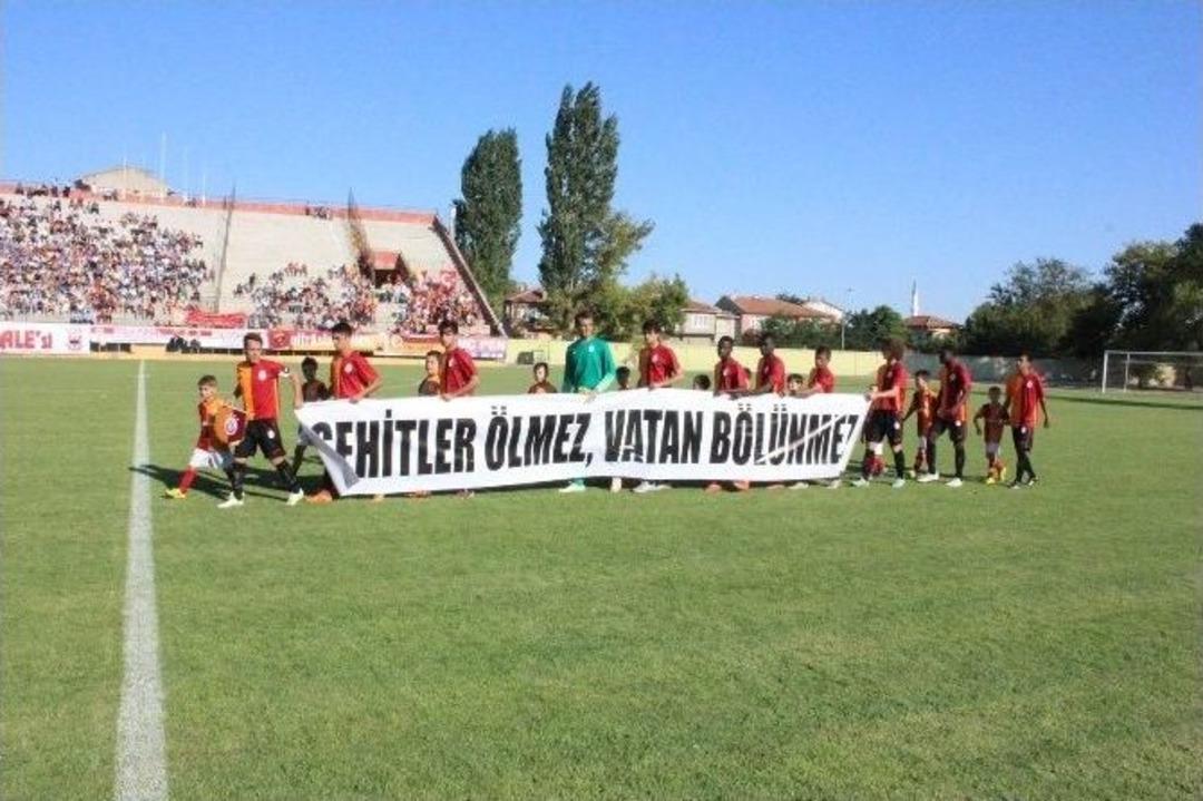 Hamzaoğlu: &ldquo;bir Bardak Suda Fırtınalar Koparılmaya &Ccedil;alışılıyor&rdquo;