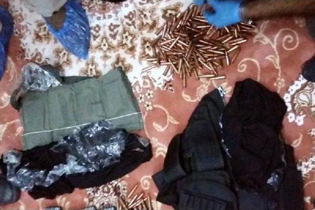 Kızıltepe ye Suikast I&ccedil;in Gelen 6 &Ouml;rg&uuml;t &Uuml;yesi Silahlarıyla Yakalandı 1