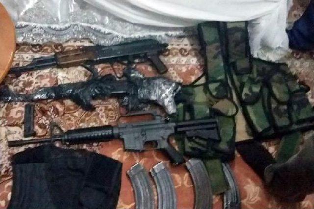 Kızıltepe ye Suikast I&ccedil;in Gelen 6 &Ouml;rg&uuml;t &Uuml;yesi Silahlarıyla Yakalandı 2