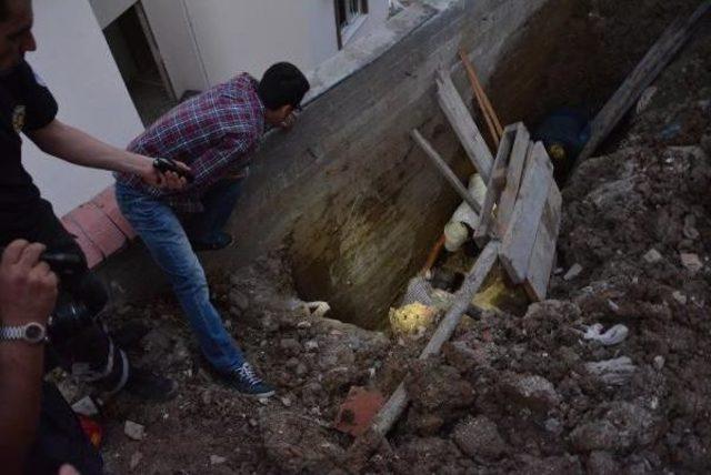 Toprak Altında Kalan Iş&ccedil;i 3 Saat Sonra Kurtarıldı 2
