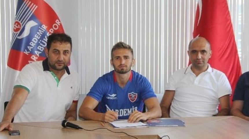 Karab&uuml;kspor&rsquo;da &Ccedil;ifte İmza
