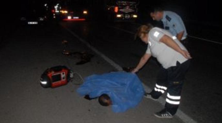 Kırıkkale&rsquo;de Trafik Kazası: 2 &Ouml;l&uuml;