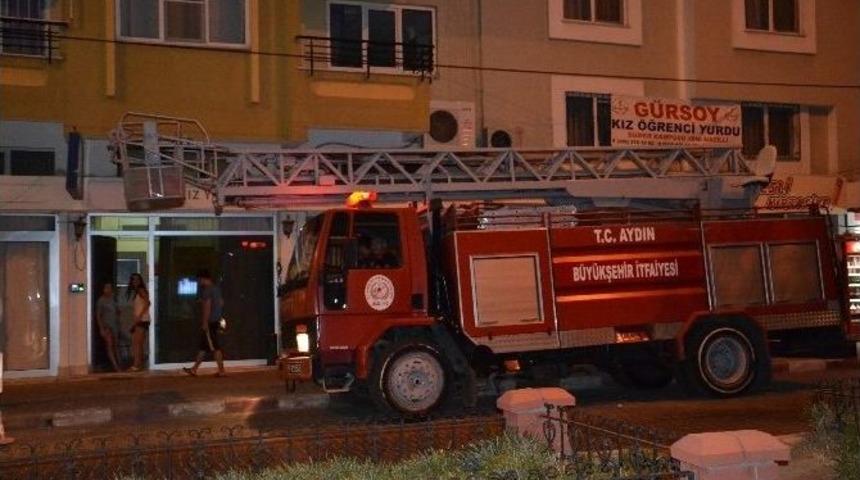Kız Yurdundaki Yangın Paniği Yol A&ccedil;tı