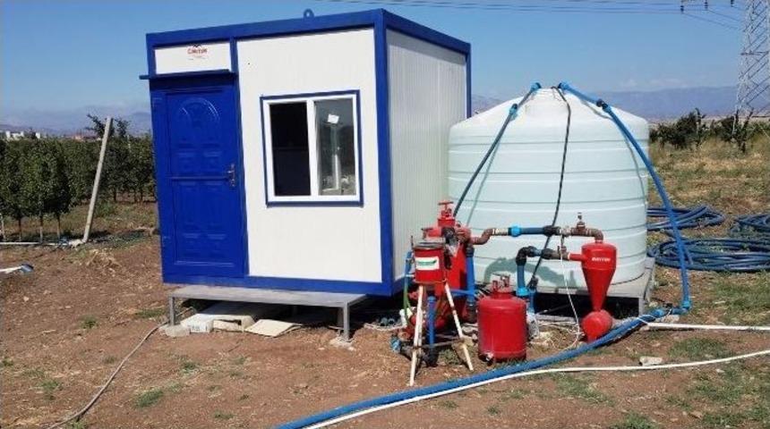 (&ouml;zel Haber) Cep Telefonuyla Hem Suluyor Hem G&uuml;breliyor