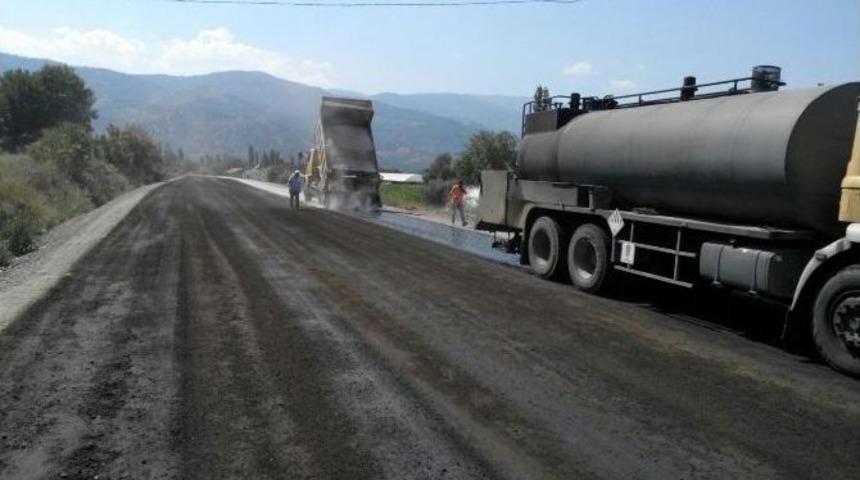 Bozdoğan&rsquo;da Yol &Ccedil;alışmaları Devam Ediyor