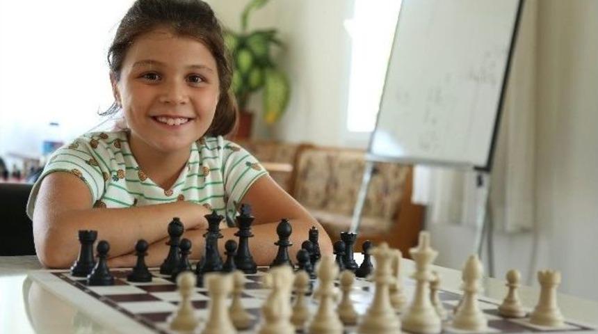 Mezitli Belediyesi’nden Satranç Kursu