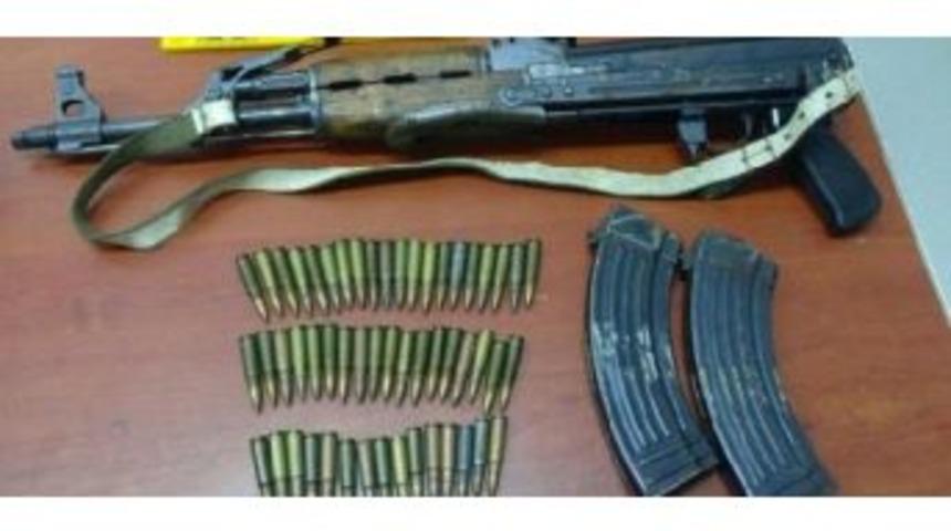 Amasya&rsquo;Da Ş&uuml;pheli Poşetten Kalaşnikof &Ccedil;ıktı