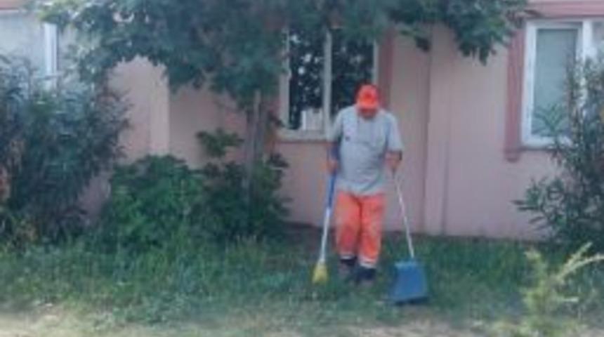 İzmit&rsquo;te Kamuya A&ccedil;ık Alanların Temizliğine &Ouml;nem Veriliyor