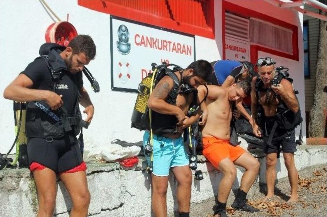 Dalgı&ccedil;lar Denizin Dibinden &Ccedil;&ouml;p Topladı