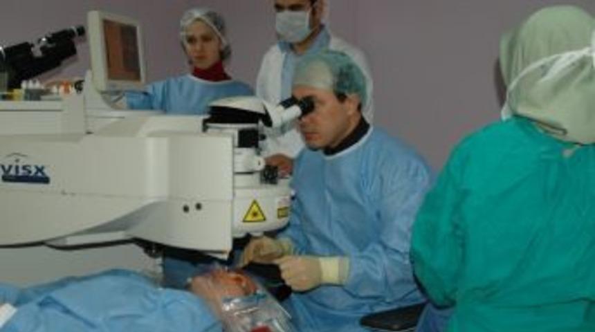 "ilasik" Lazer Y&ouml;ntemiyle G&ouml;zl&uuml;k Kullanmaya Son