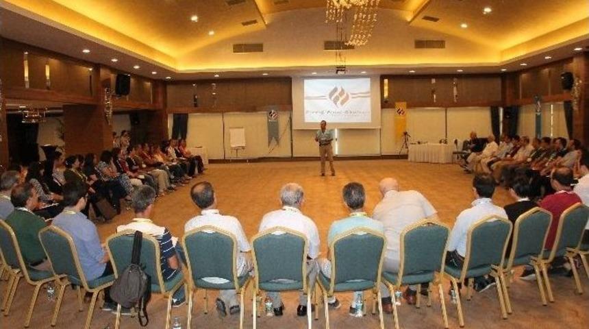 &Uuml;nl&uuml; Psikolog Ve Eğitim Uzmanı C&uuml;celoğlu, Final &Ouml;ğretmenlerine Seminer Verdi