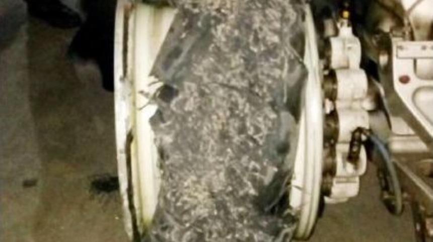 Antalya Havalimanı'nda Pistteki Çukurlara Günlük Yama