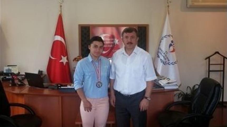 Yalova&rsquo;ya Halterde İlk T&uuml;rkiye Şampiyonluğunu Getirdi