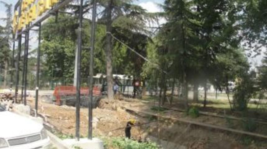 Kartepe&rsquo;de Yetersiz Menfezler Yıkılıyor