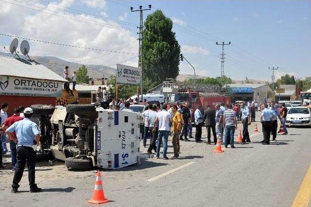 Muş’ta Trafik Kazası: 2’i Polis 4 Yaralı