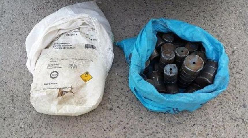 30 El Yapımı Bomba Ve Patlayıcı Yapımında Kullanılan 25 Kilo Sodyum Nitrat Ele Ge&ccedil;irildi