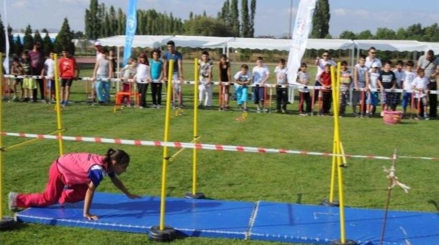 Eskişehir&rsquo;de &rsquo;yaz Spor Okulları Yarışıyor&rsquo; Kapanış Etkinliği