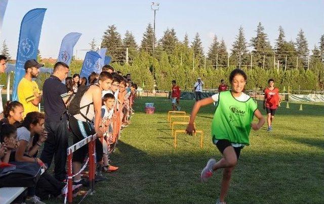 Eskişehir&rsquo;de &rsquo;yaz Spor Okulları Yarışıyor&rsquo; Kapanış Etkinliği 2