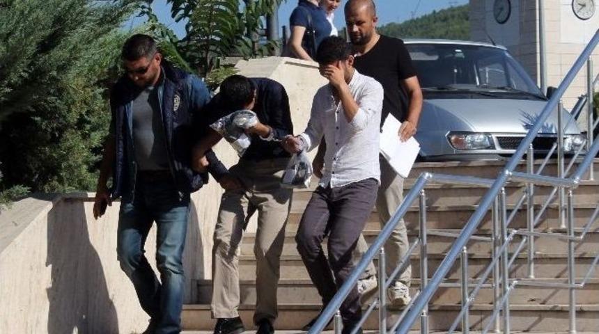 Dolandırıcılar Tutuklandı