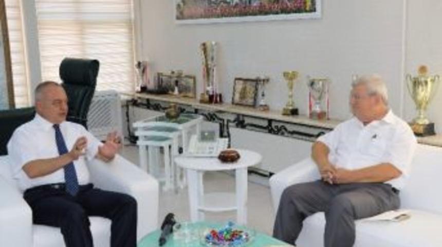 Eski Başkan &Uuml;nal&rsquo;dan Başkan Erg&uuml;n&rsquo;e Ziyaret