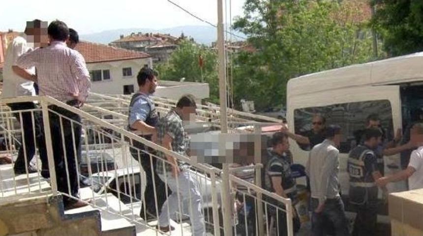 &Ccedil;ocuğa Cinsel Saldırı Davasında 17 Tahliye