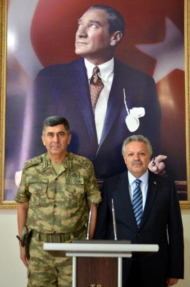 Kara Kuvvetleri Komutanı Orgeneral Çolak Erzincan’Da