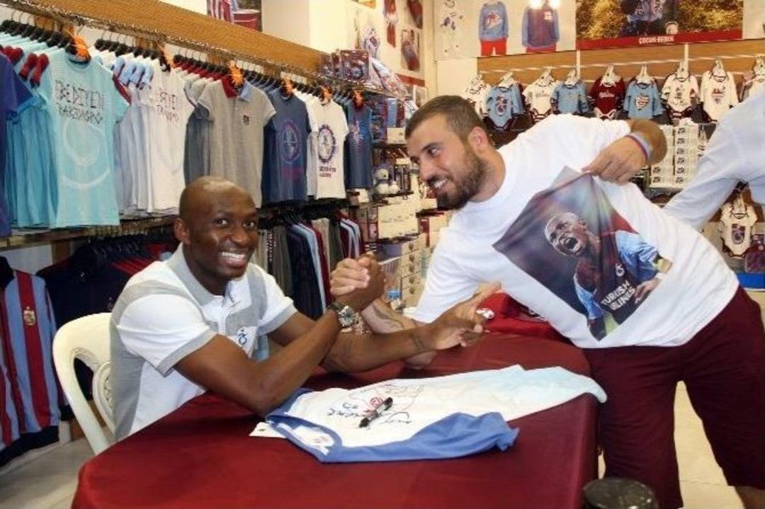 Trabzon&rsquo;da M&rsquo;bıa İzdihamı