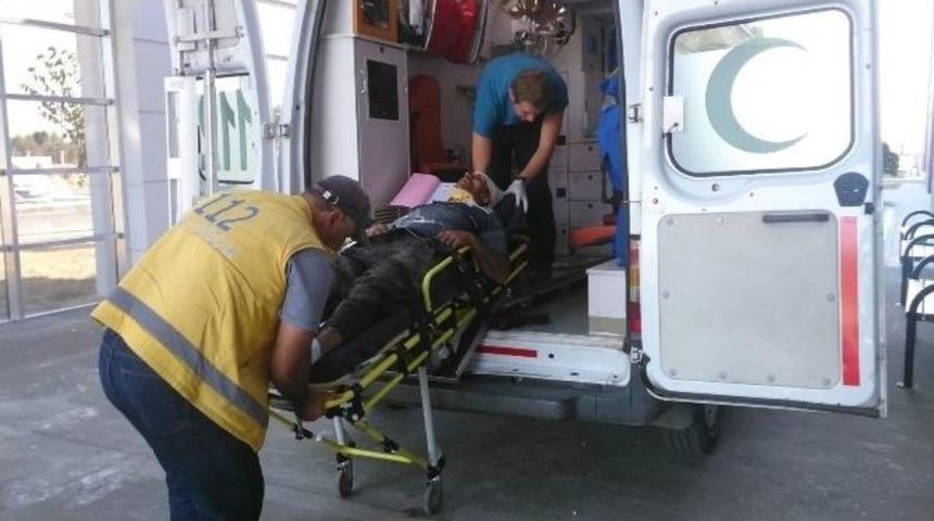 Adıyaman&rsquo;da Trakt&ouml;r Devrildi: 2 Yaralı