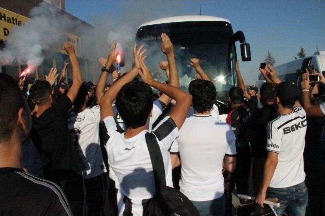Beşiktaş&rsquo;a Gaziantep&rsquo;te Coşkulu Karşılama