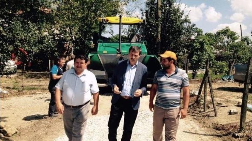 Serdivan Belediyesi Kızılcıklı Sokaklarına Sıcak Asfalt D&ouml;k&uuml;yor