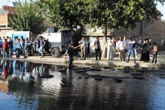 Diyarbakır'da Rögar Kapağının Patlaması Korkuttu