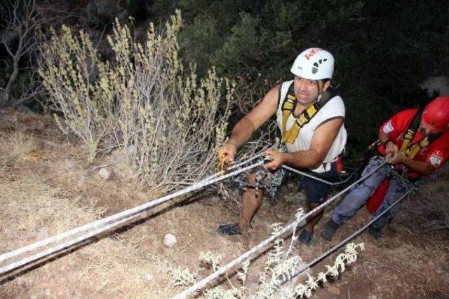 Kelebekler Vadisi’Nde Mahsur Kalan Tatilci 6 Saat Sonra Kurtarıldı