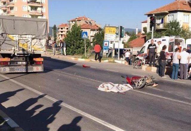 Kamyonun Altında Kalan 5 Yaşındaki Çocuk Öldü