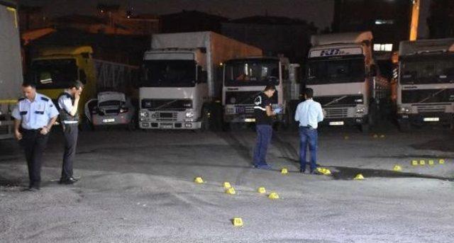 Bağcılar'da Tır Garajına Ateş Açıldı: 1 Yaralı